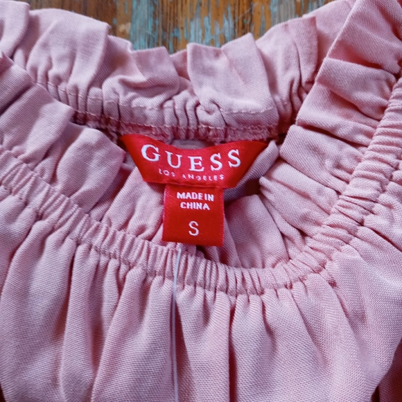 NWT! Guess off the shoulders wide flowy sleeve tie front crop top - Picture 2 of 6